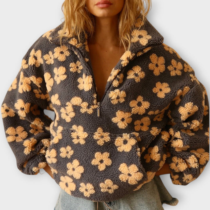 Almira™ | Fleece med Blommig Charm