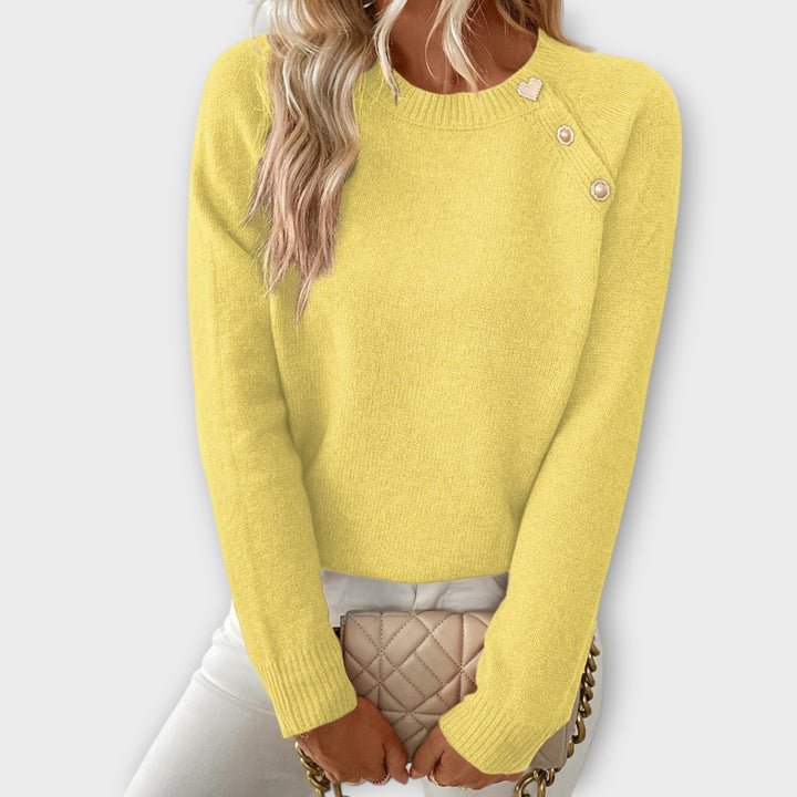 Elina | Stickad tröja – Asymmetrisk design med feminina detaljer