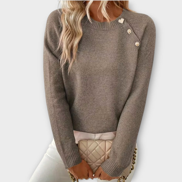Elina | Stickad tröja – Asymmetrisk design med feminina detaljer